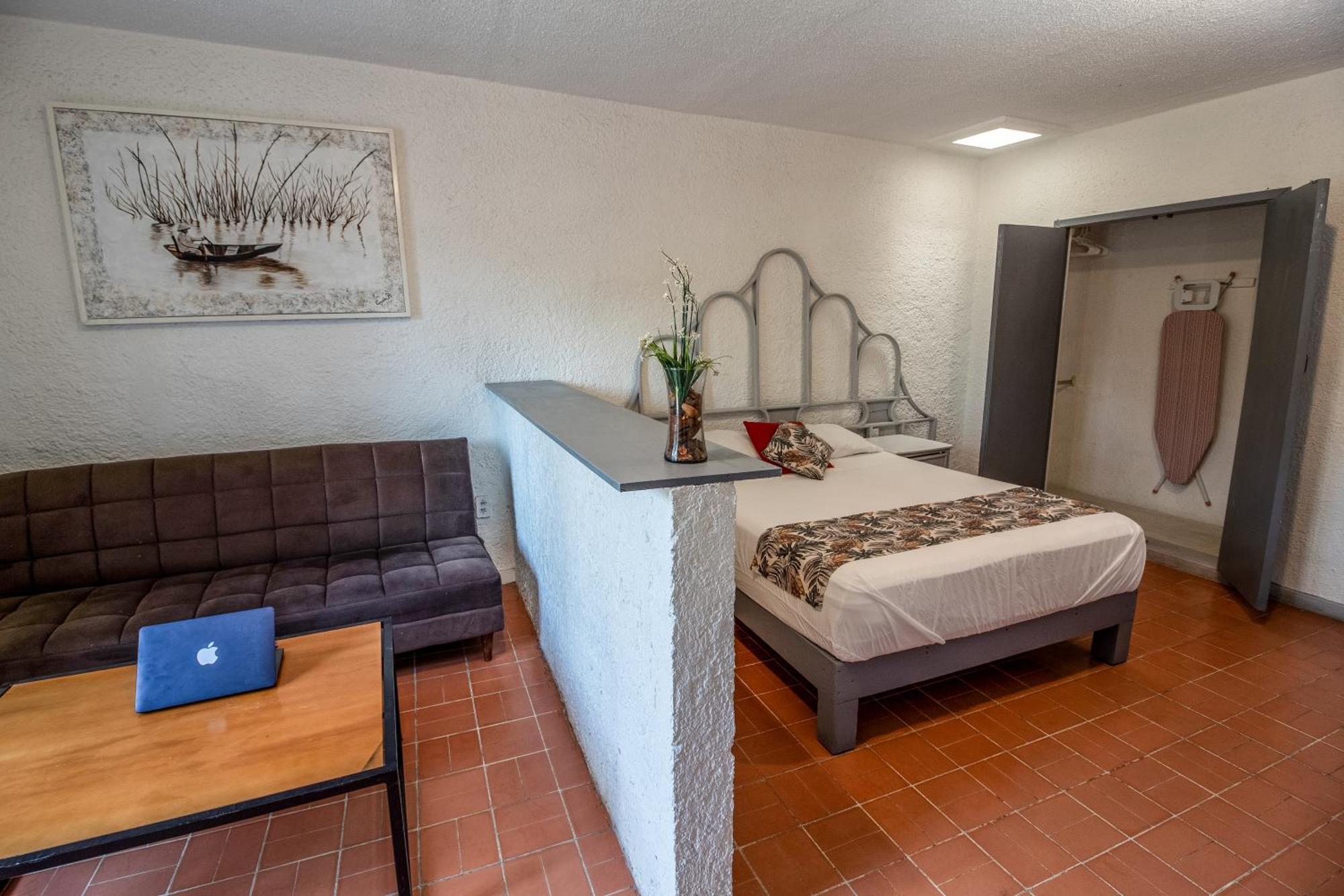 Suite Con Terraza En En El Corazon De Chapalita 11 과달라하라 외부 사진